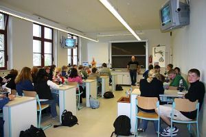 dieser Raum ermglicht multimedialen Unterricht